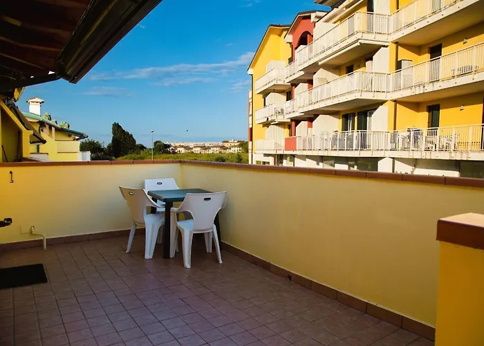 Bright With Two Lovely Terraces Apartament