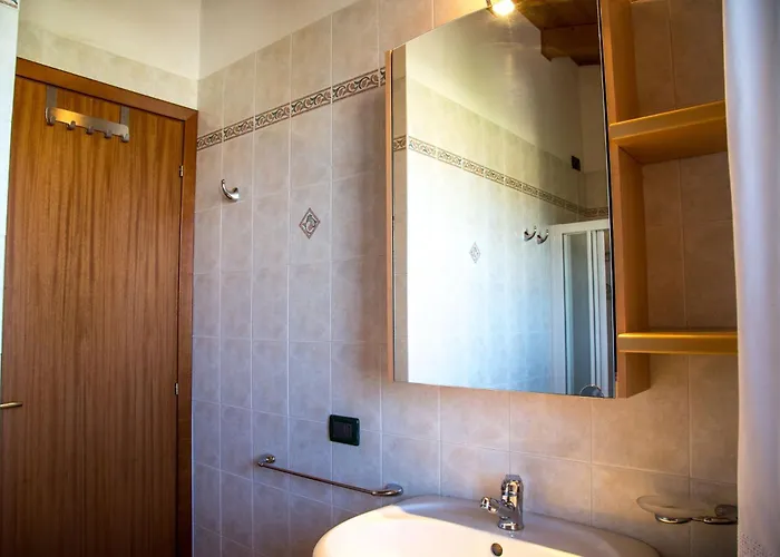 Bright With Two Lovely Terraces *